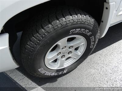 2005 Dodge Dakota Laramie   - Photo 19 - Naples, FL 34104