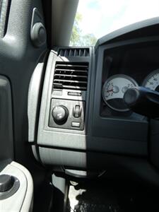 2005 Dodge Dakota Laramie   - Photo 23 - Naples, FL 34104