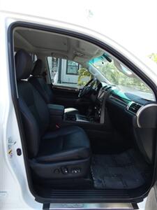 2017 Lexus GX 460 - Photo 52 - Naples, FL 34104