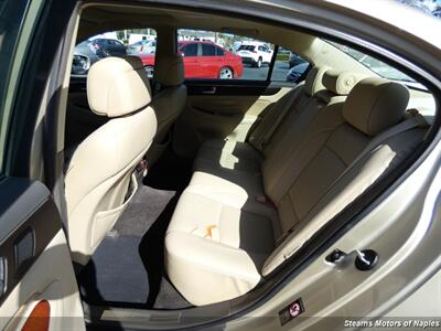 2012 Hyundai Genesis 3.8   - Photo 40 - Naples, FL 34104