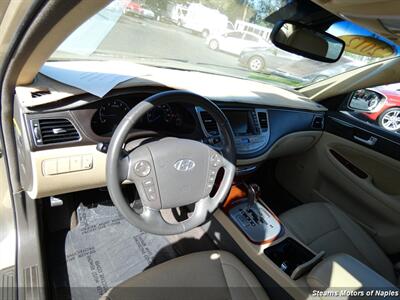 2012 Hyundai Genesis 3.8   - Photo 35 - Naples, FL 34104