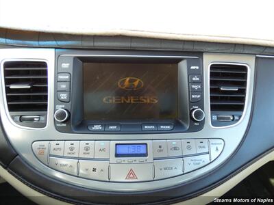 2012 Hyundai Genesis 3.8   - Photo 27 - Naples, FL 34104