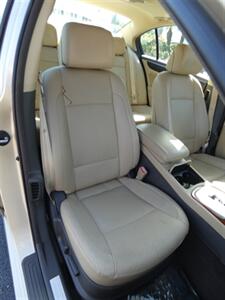 2012 Hyundai Genesis 3.8   - Photo 44 - Naples, FL 34104