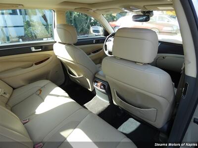 2012 Hyundai Genesis 3.8   - Photo 49 - Naples, FL 34104