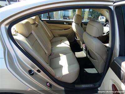 2012 Hyundai Genesis 3.8   - Photo 48 - Naples, FL 34104