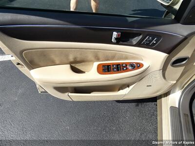 2012 Hyundai Genesis 3.8   - Photo 38 - Naples, FL 34104