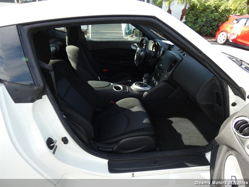 2010 Nissan 370Z Base photo 31