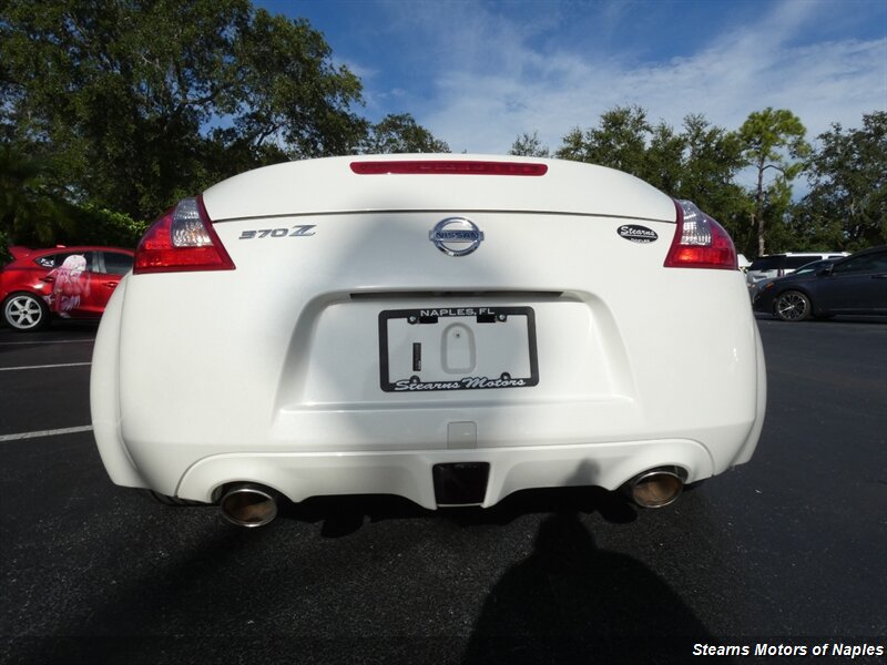 2010 Nissan 370Z Base photo 9