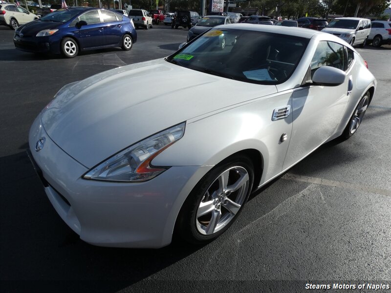 2010 Nissan 370Z Base photo 2