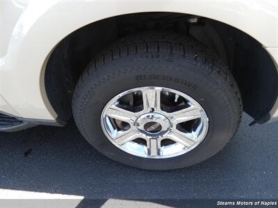 2005 Lincoln Aviator Luxury   - Photo 18 - Naples, FL 34104