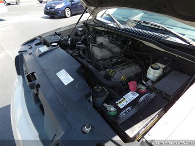 2005 Lincoln Aviator Luxury   - Photo 8 - Naples, FL 34104