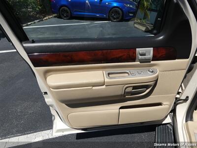 2005 Lincoln Aviator Luxury   - Photo 40 - Naples, FL 34104