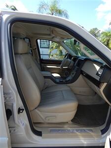 2005 Lincoln Aviator Luxury   - Photo 52 - Naples, FL 34104