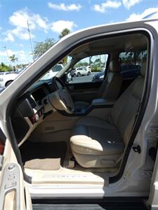 2005 Lincoln Aviator Luxury   - Photo 39 - Naples, FL 34104