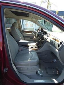 2008 Buick Enclave CXL   - Photo 54 - Naples, FL 34104