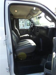 2018 Chevrolet Express 2500   - Photo 38 - Naples, FL 34104