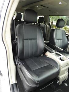 2015 Chrysler Town & Country Touring   - Photo 50 - Naples, FL 34104