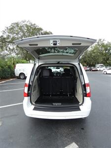 2015 Chrysler Town & Country Touring   - Photo 13 - Naples, FL 34104