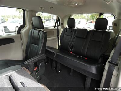 2015 Chrysler Town & Country Touring   - Photo 45 - Naples, FL 34104