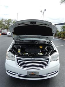 2015 Chrysler Town & Country Touring   - Photo 6 - Naples, FL 34104