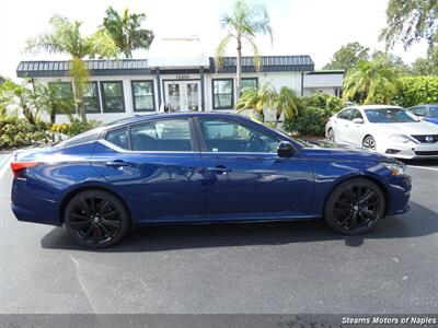 2019 Nissan Altima 2.5 SR   - Photo 2 - Naples, FL 34104