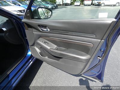 2019 Nissan Altima 2.5 SR   - Photo 49 - Naples, FL 34104