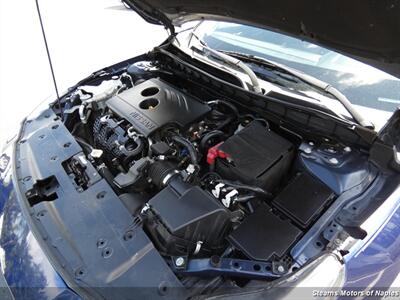 2019 Nissan Altima 2.5 SR   - Photo 8 - Naples, FL 34104