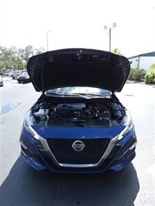 2019 Nissan Altima 2.5 SR   - Photo 6 - Naples, FL 34104
