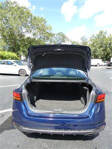 2019 Nissan Altima 2.5 SR   - Photo 14 - Naples, FL 34104