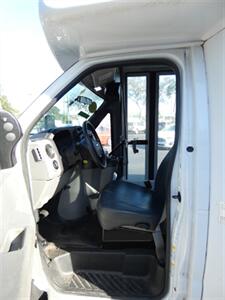 2016 Ford E-Series Van 450 SHUTTLE BUS   - Photo 33 - Naples, FL 34104