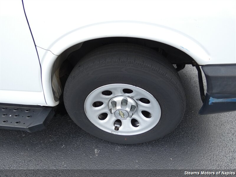 2013 Chevrolet Express 1500 Van photo 10