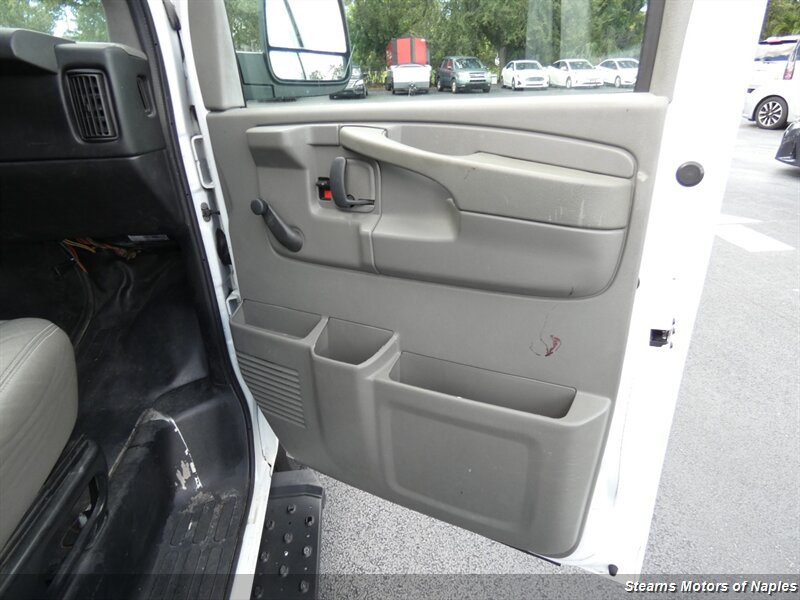 2013 Chevrolet Express 1500 Van photo 23