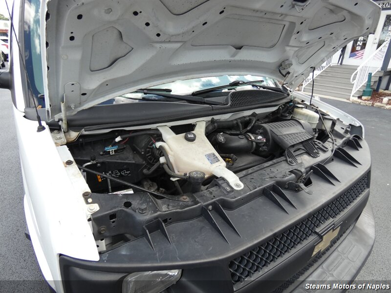2013 Chevrolet Express 1500 Van photo 2