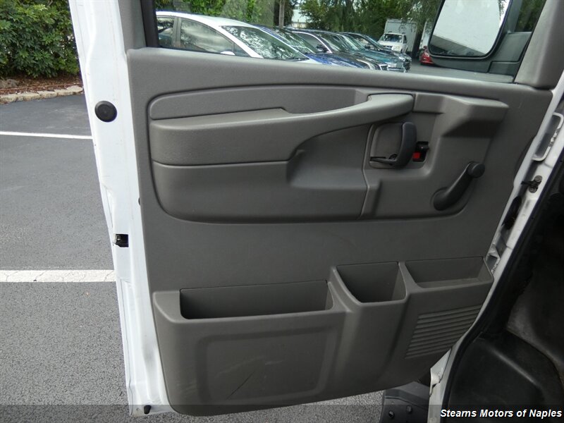 2013 Chevrolet Express 1500 Van photo 21