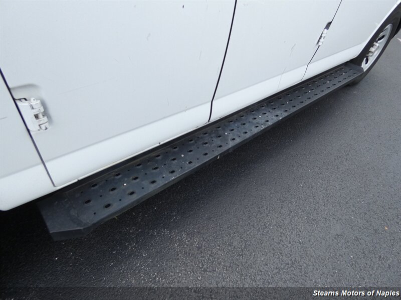 2013 Chevrolet Express 1500 Van photo 9