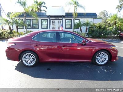 2018 Toyota Camry XLE   - Photo 2 - Naples, FL 34104