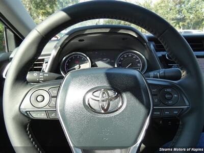 2018 Toyota Camry XLE   - Photo 25 - Naples, FL 34104