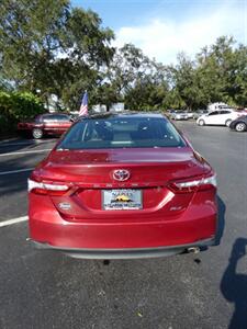 2018 Toyota Camry XLE   - Photo 13 - Naples, FL 34104