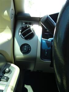 2016 Ford Expedition XLT - Photo 25 - Naples, FL 34104