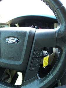2016 Ford Expedition XLT - Photo 28 - Naples, FL 34104