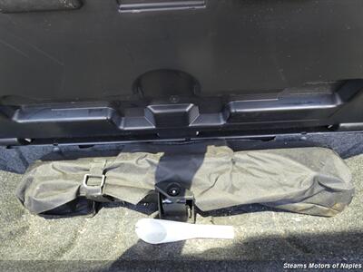 2016 Ford Expedition XLT - Photo 17 - Naples, FL 34104