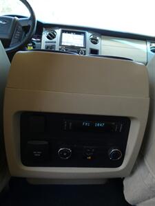 2016 Ford Expedition XLT - Photo 46 - Naples, FL 34104