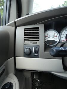 2005 Dodge Durango Limited - Photo 24 - Naples, FL 34104