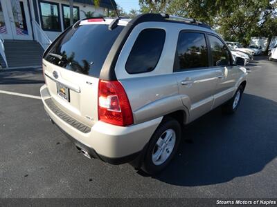 2009 Kia Sportage EX   - Photo 11 - Naples, FL 34104