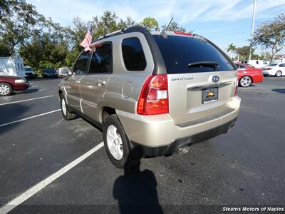 2009 Kia Sportage EX   - Photo 9 - Naples, FL 34104