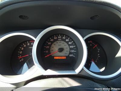 2010 Toyota Tacoma PreRunner V6   - Photo 25 - Naples, FL 34104