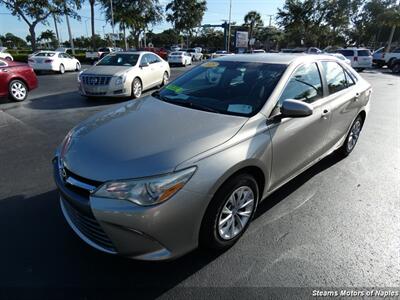 2015 Toyota Camry LE   - Photo 3 - Naples, FL 34104