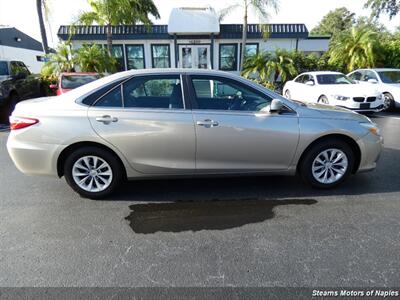 2015 Toyota Camry LE   - Photo 2 - Naples, FL 34104