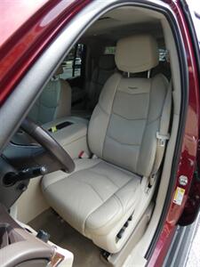 2017 Cadillac Escalade ESV Luxury - Photo 41 - Naples, FL 34104