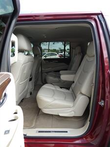 2017 Cadillac Escalade ESV Luxury - Photo 45 - Naples, FL 34104